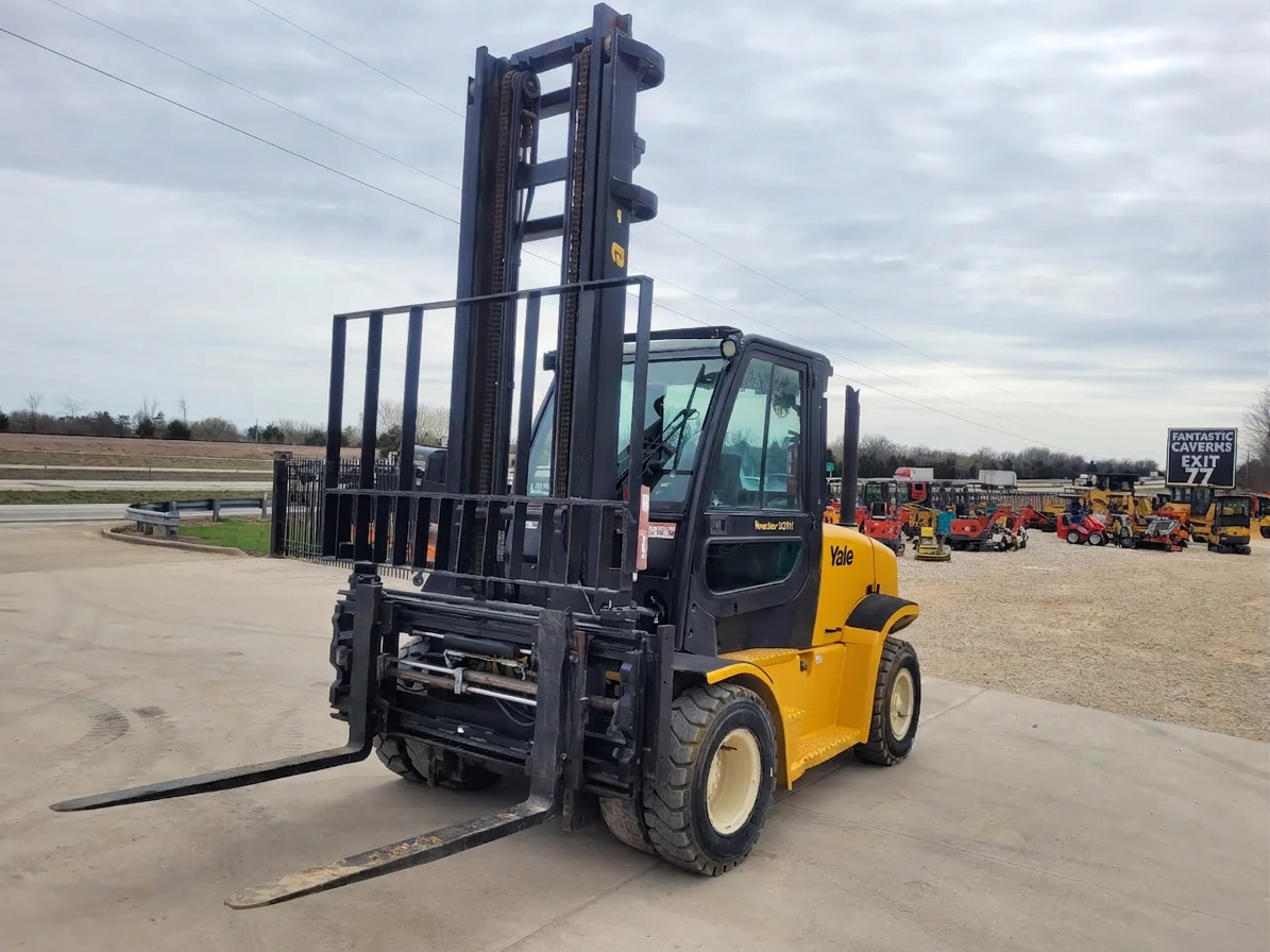 2017 Yale GDP155VXNKBV148 — 13,700 lb Pneumatic Diesel Forklift